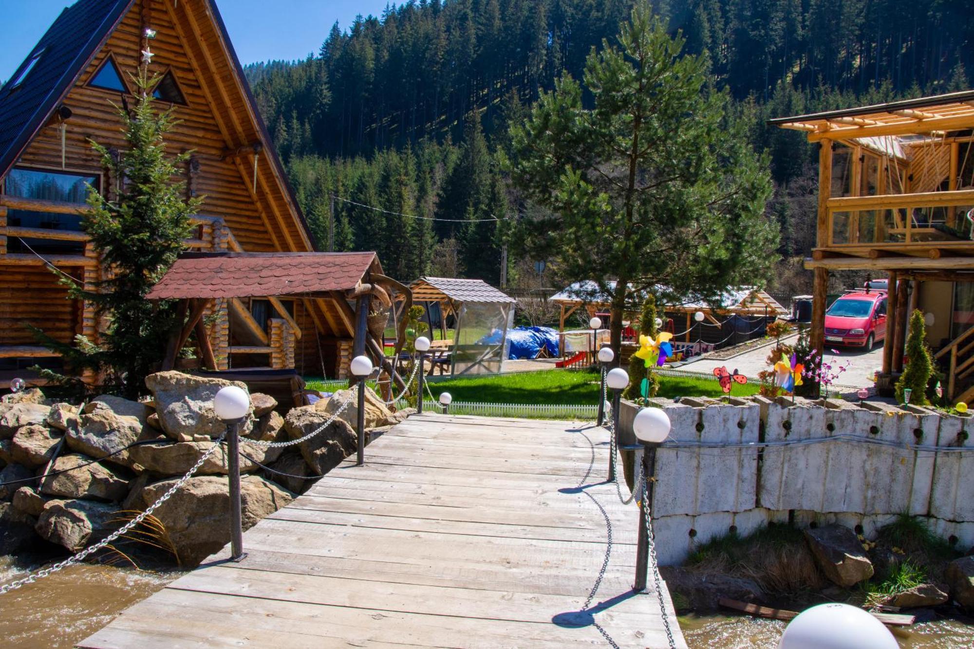 Pensiunea La Sishe Valea Putnei Exterior foto